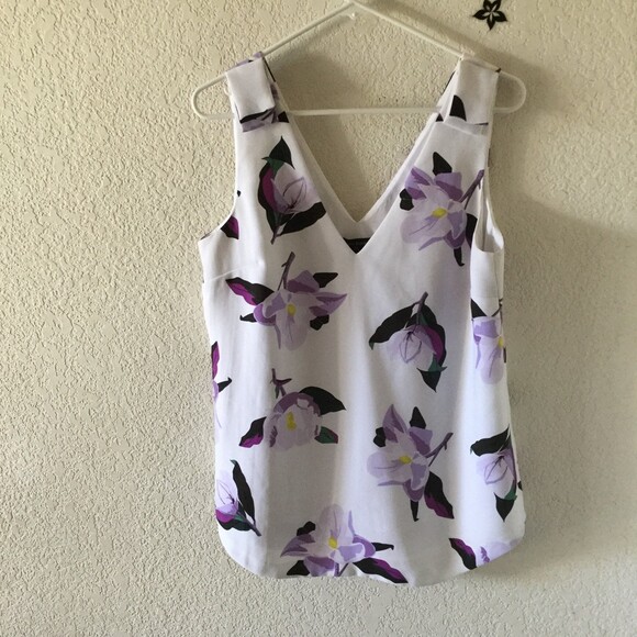 Banana Republic Tops - Banana Republic floral blouse